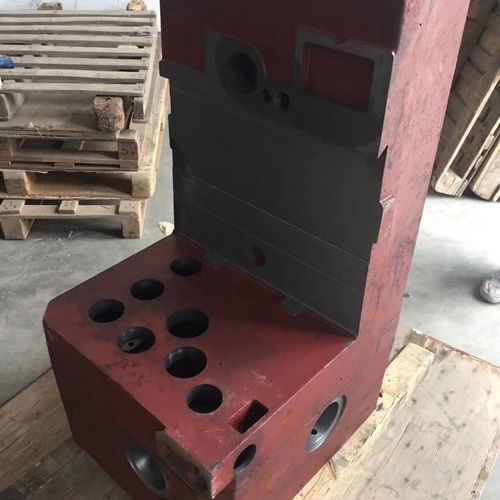 中捷3050钻床主轴箱体