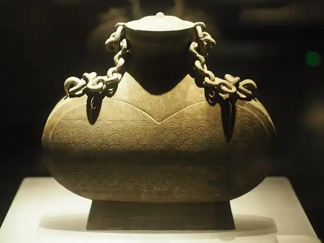 汉铜扁壶成都博物馆藏