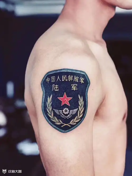 作品简介:客人退伍军人,纪念军旅生活