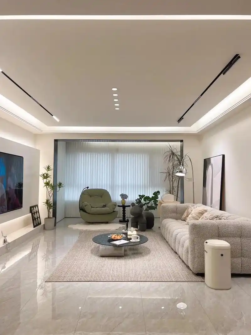 2023很流行很火的装修风格,客厅极力推荐做无主灯设计,再配上悬浮吊顶