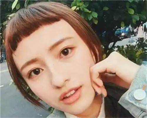 眉上刘海短发适合什么脸型 短发眉上刘海女生发型