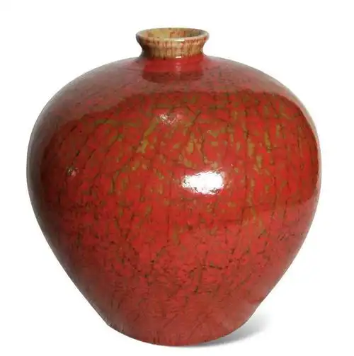 我国高温"铜红"釉瓷器出现在唐宋年间,自元代开始创烧单色纯红釉瓷器