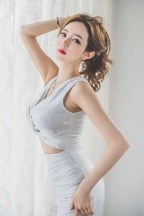 极致喷血诱惑 性感白衬衫透视私房美女写真图片