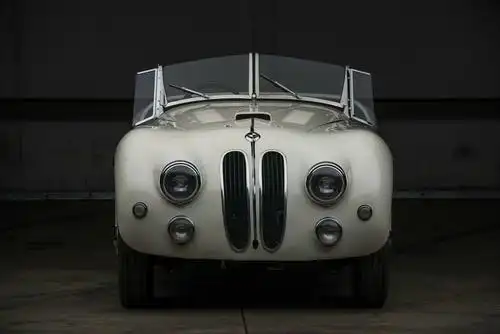 纪宝马的运动精髓-frazer-nash328