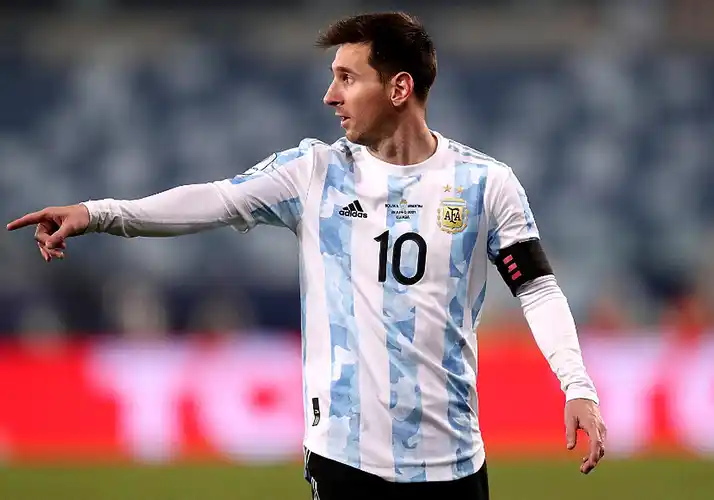 特维斯:梅西700球,90%都是在巴萨打进的,离开巴萨才进几个_球员_进球