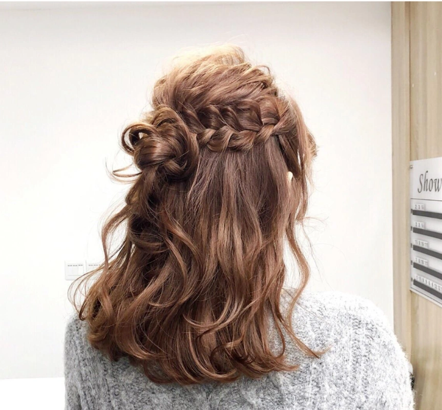 夏季女士发型别乱剪,最减龄丸子头发型30款送给大家,喜欢吗