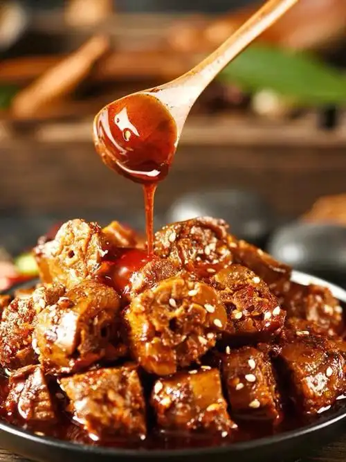 03今日美食分享冷吃辣子鸡77口口香鸭脖95文案: 生活来来往往