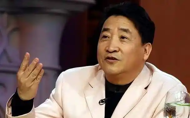 回顾唐杰忠:患病离世1年后,儿女为遗产闹得头破血流,还上法庭_相声