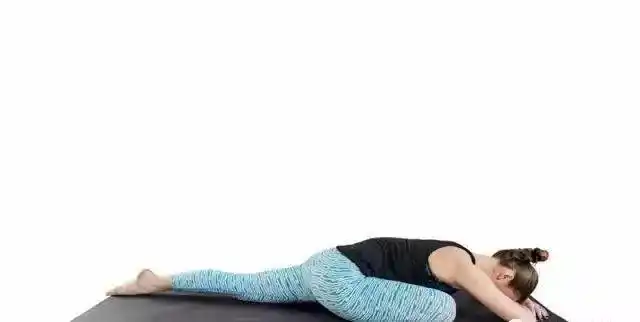 瑜伽「鸽子式」抓不到脚?用上辅具试试(初级练习)