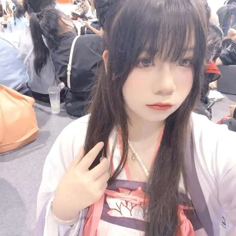 江厌离cos.19年的夏天漫展好多好多的coser出#江厌离 - 抖音