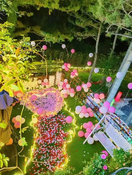 绝美民宿户外草坪求婚布置求婚现场布置主打草莓甜心主题91,一场