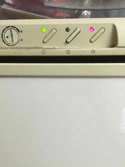 海尔冰箱bcd-189wk,求如图几个键是什么意思,怎么用