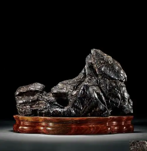 "卧云峰"灵璧石