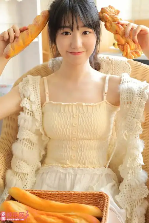 土默特左旗民族中学美女校花彭含若私人摄影