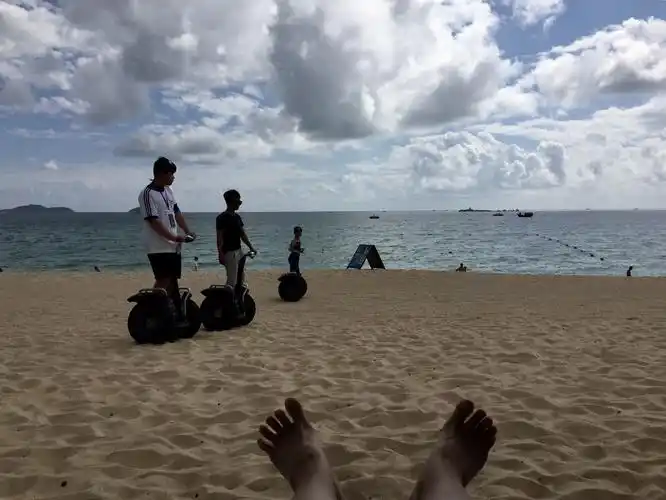 放空自己就这样静静的躺在海边晒太阳,看夕阳西下,看眼前这些享受生活