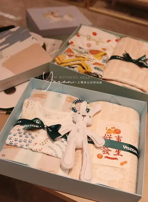 一根丝带都是认真挑选的代客手写卡片 仪式感满满礼盒含:婴儿纱布凉席