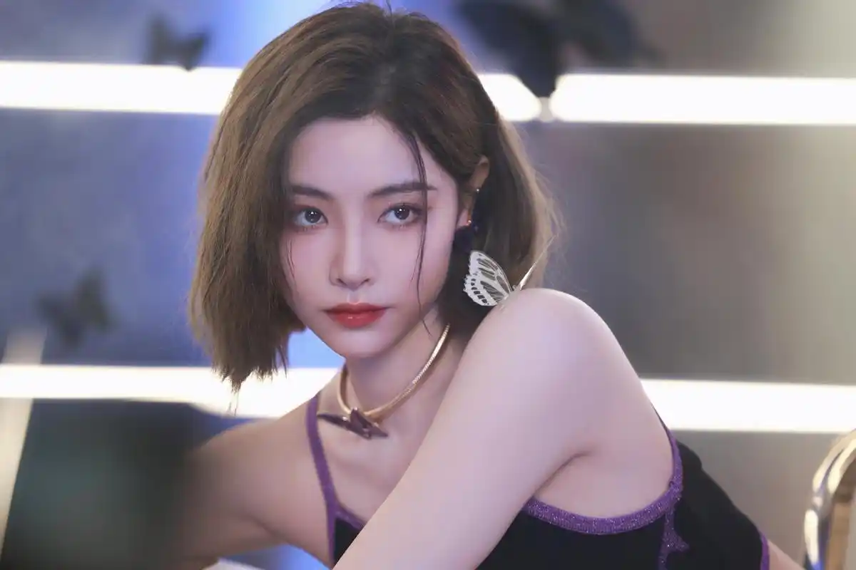 许佳琪短发好御姐,很有女人味