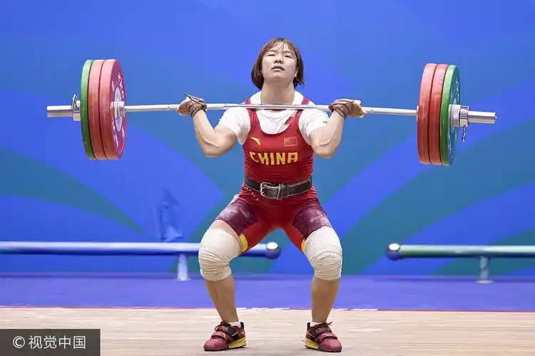 女举69kg奥运冠军向艳梅登顶