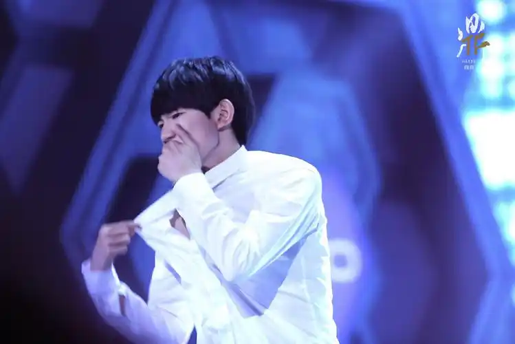 堆糖-王源 150322 快乐大本营 cr:问鼎站…_来自凯源玺陪你们一辈子