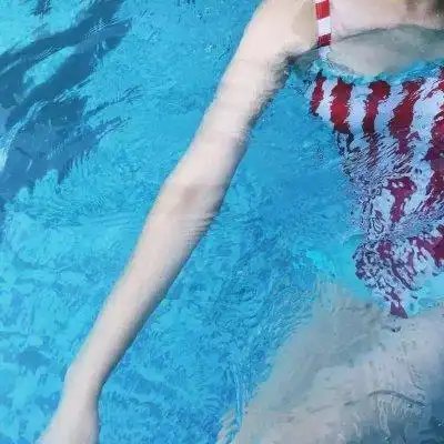 女生游泳头像2021新款式