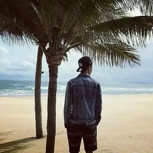 七位明星的背影你能认出哪几个?第一个看腿就知道了!