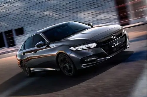 中期改款雅阁曝光,2.0t动力再度无缘国内,王者地位能保?