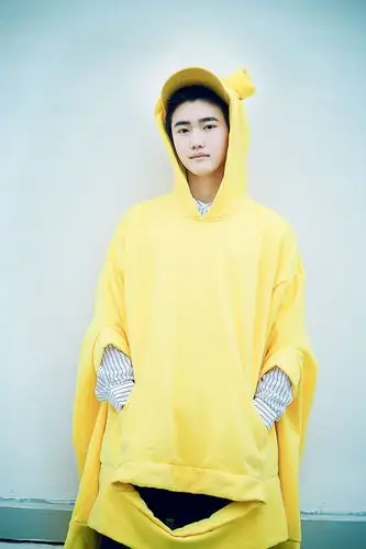 张翊峰写真曝光 尽显阳光暖萌少年魅力