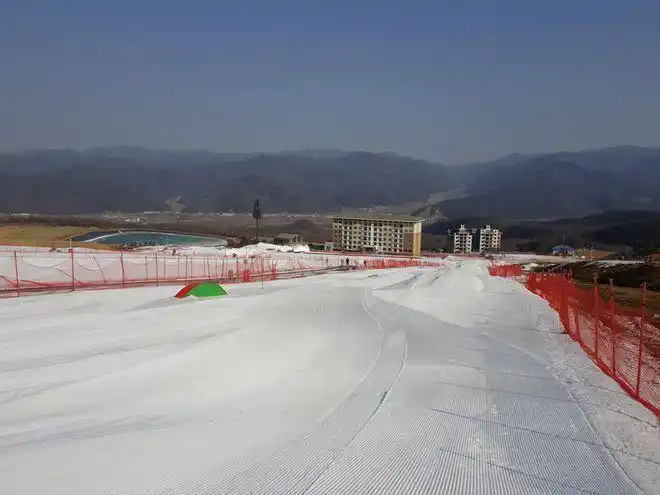 鳌山滑雪场陕西原生态山地运动圣地