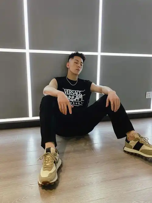 tods1tcasper卡斯柏尽显潮酷本色