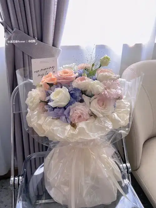 ins风绣球玫瑰花束