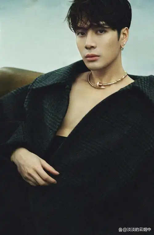 王嘉尔的婚姻观和生育观引起了广泛的讨论和赞赏.