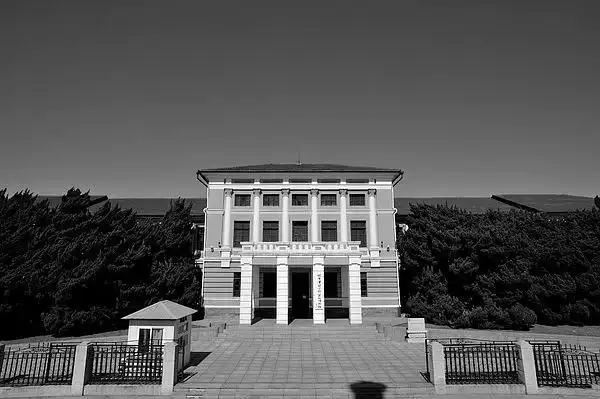 日本关东军司令部旧址,前门