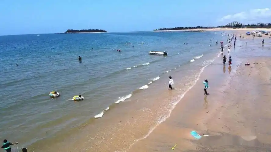 假期最后一天,带你走进防城港天堂滩玩沙戏浪,共赏美景