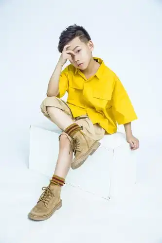 华蕊时代影视明日之星封景哲