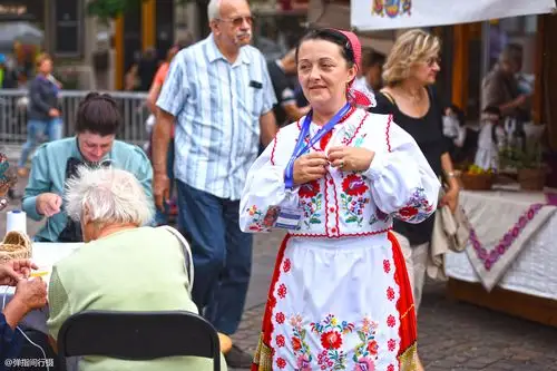 匈牙利布达佩斯号称多瑙河明珠至今传承着中世纪民俗文化