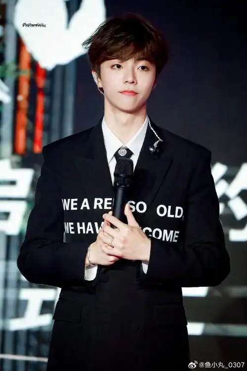 陈立农新专辑青春为名##陈立农还爱着你#@陈立