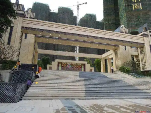 (赠送价值2万油卡)前海中洲中央公寓335 不限购首付一百万