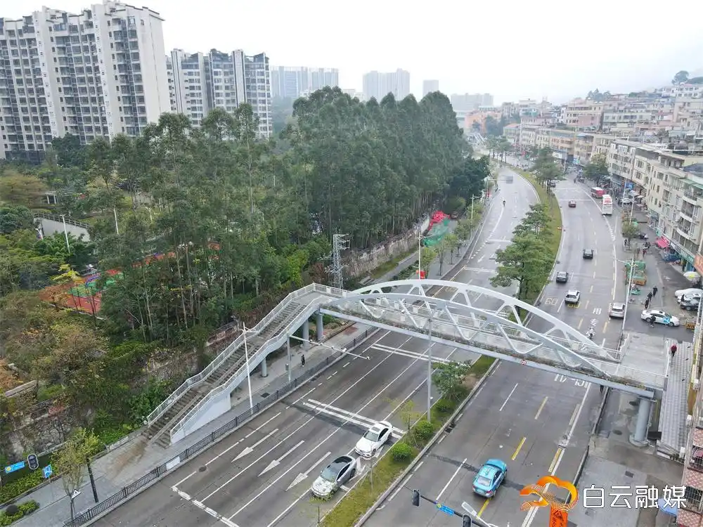 完工亮相广州大道北白云段新增7条安全路