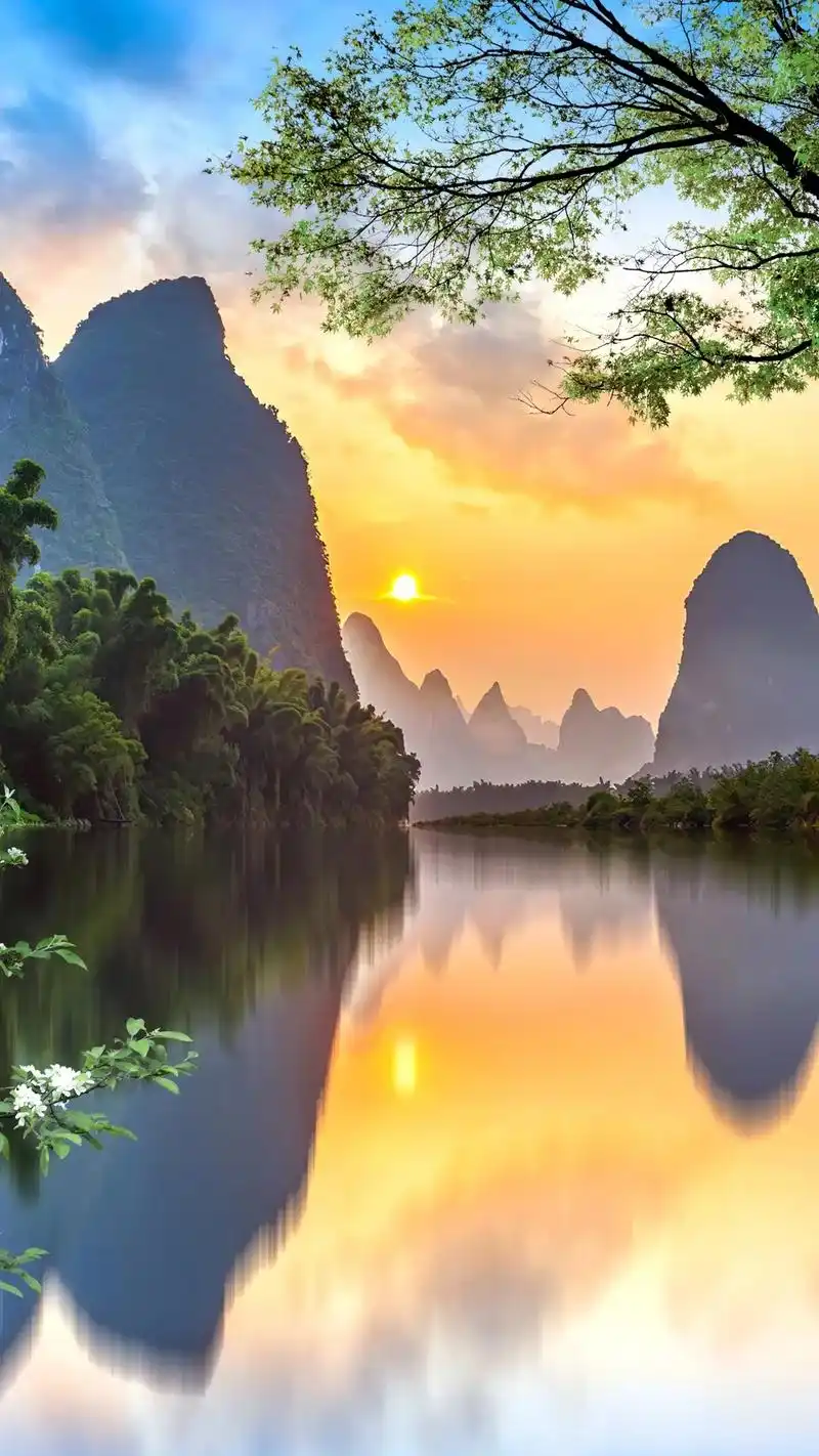 桂林山水甲天下,阳朔山水甲桂林,此生一定要和最爱的人一起泛舟 - 抖