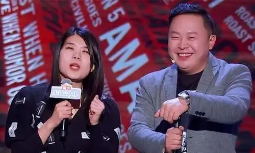阎鹤祥杨笠消音那句说了啥脱口秀互怼新高度节目组说必须消音