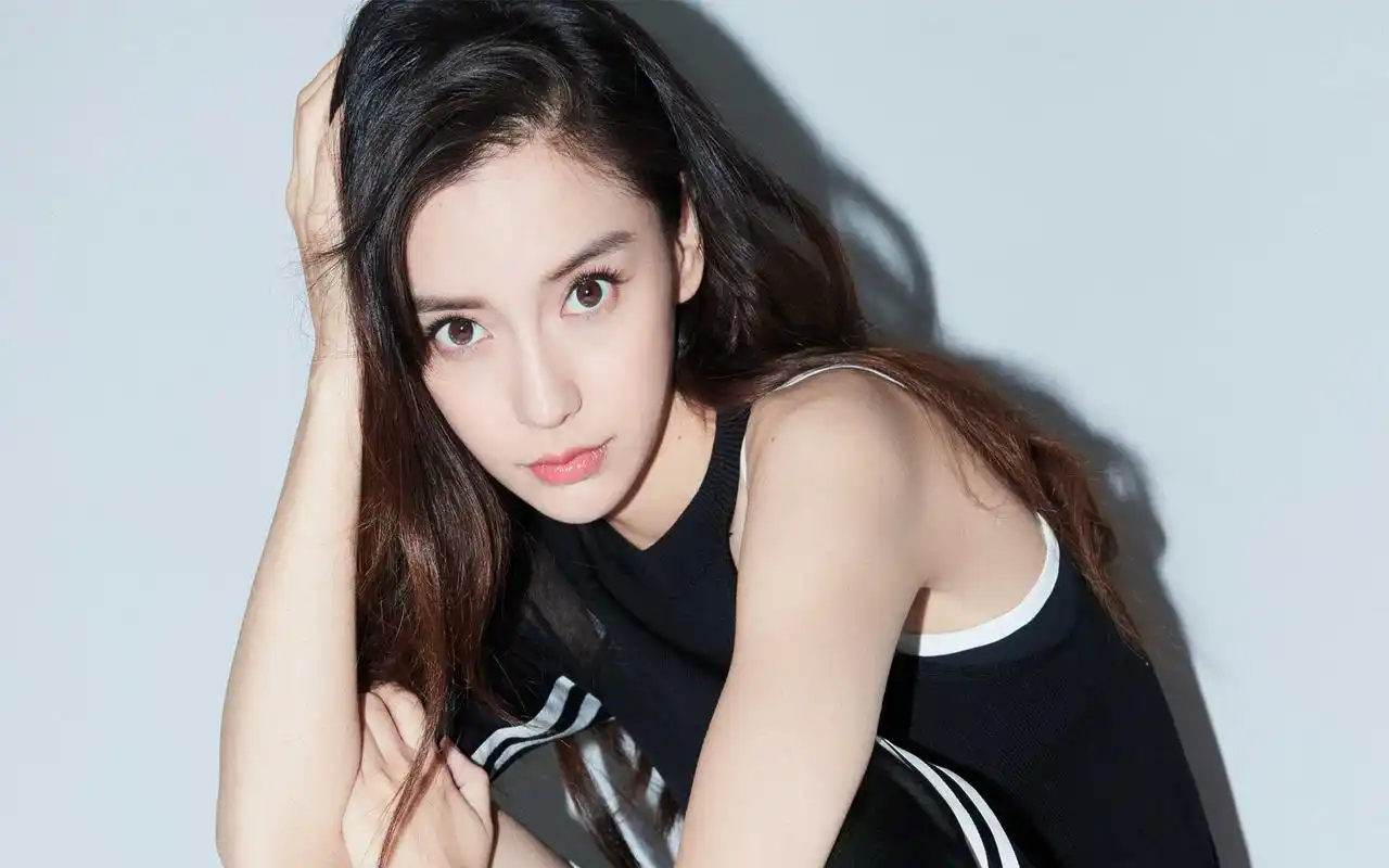 angelababy简约率性写真图片壁纸