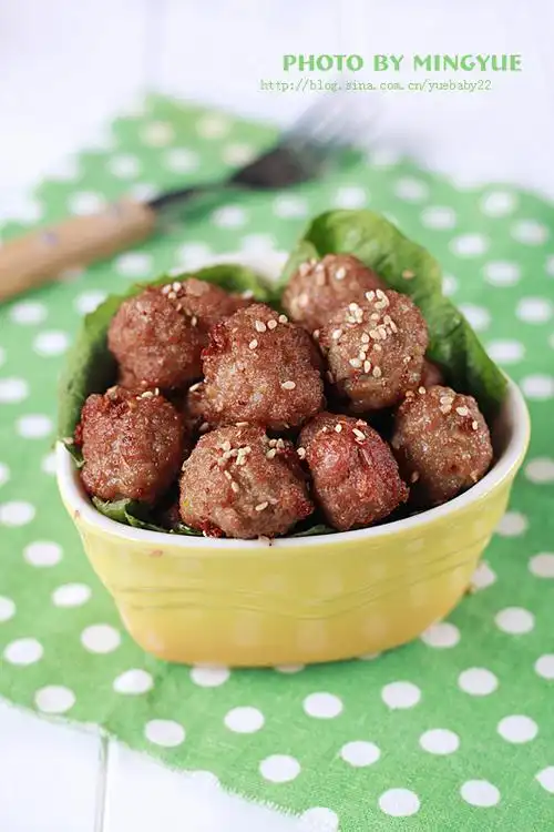 外脆里香一口一个的炸牛肉丸儿