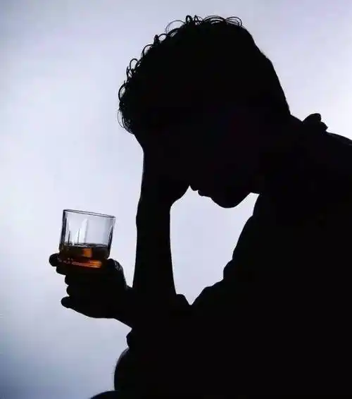 "借酒消愁愁更愁"出自那还有后句是什么