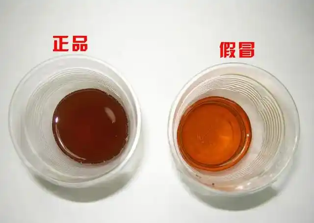 很多人说,辨别机油好坏要看气味,颜色和手捻度.