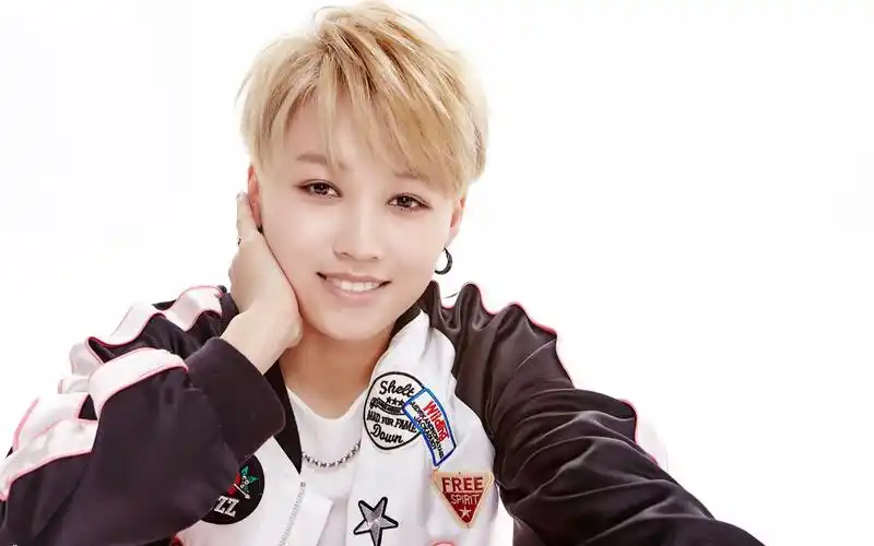 刘雨昕 丨 蜜蜂少女队 丨首张ep《ladybees》mv 花絮小视频