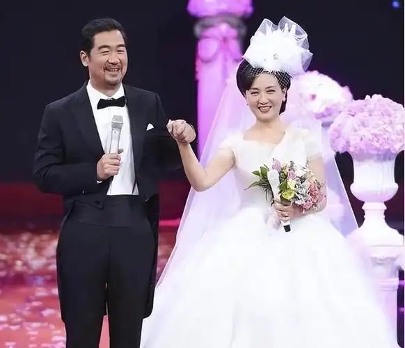 越低调越出乎意料细看张国立和邓婕资产才知什么叫人生赢家