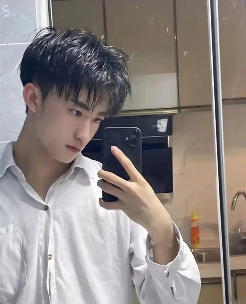 等我瘦下来,不是个大帅哥嘛#迷之自信的男人 #瘦下来做最美的 - 抖音