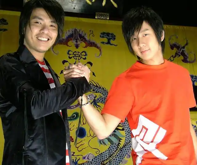 林俊杰阿杜兄弟情深 支持奥运唱《北京欢迎你》