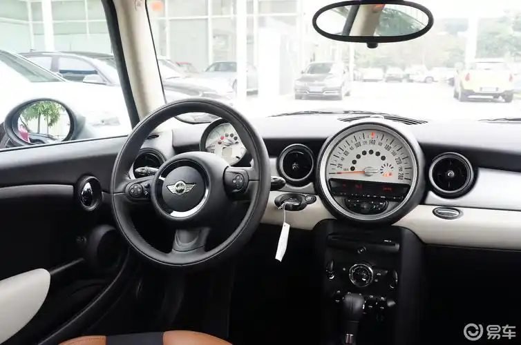 【mini2011款cooper fun中控台驾驶员方向汽车图片-汽车图片大全】