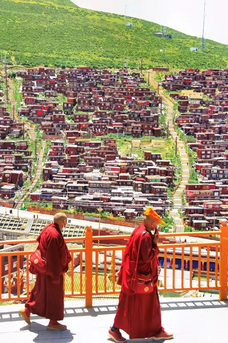 2022年8月3日色达五明佛学院